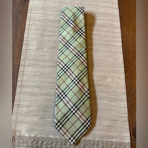 Pistachio Green Burberry Tie - Picture 1 of 3